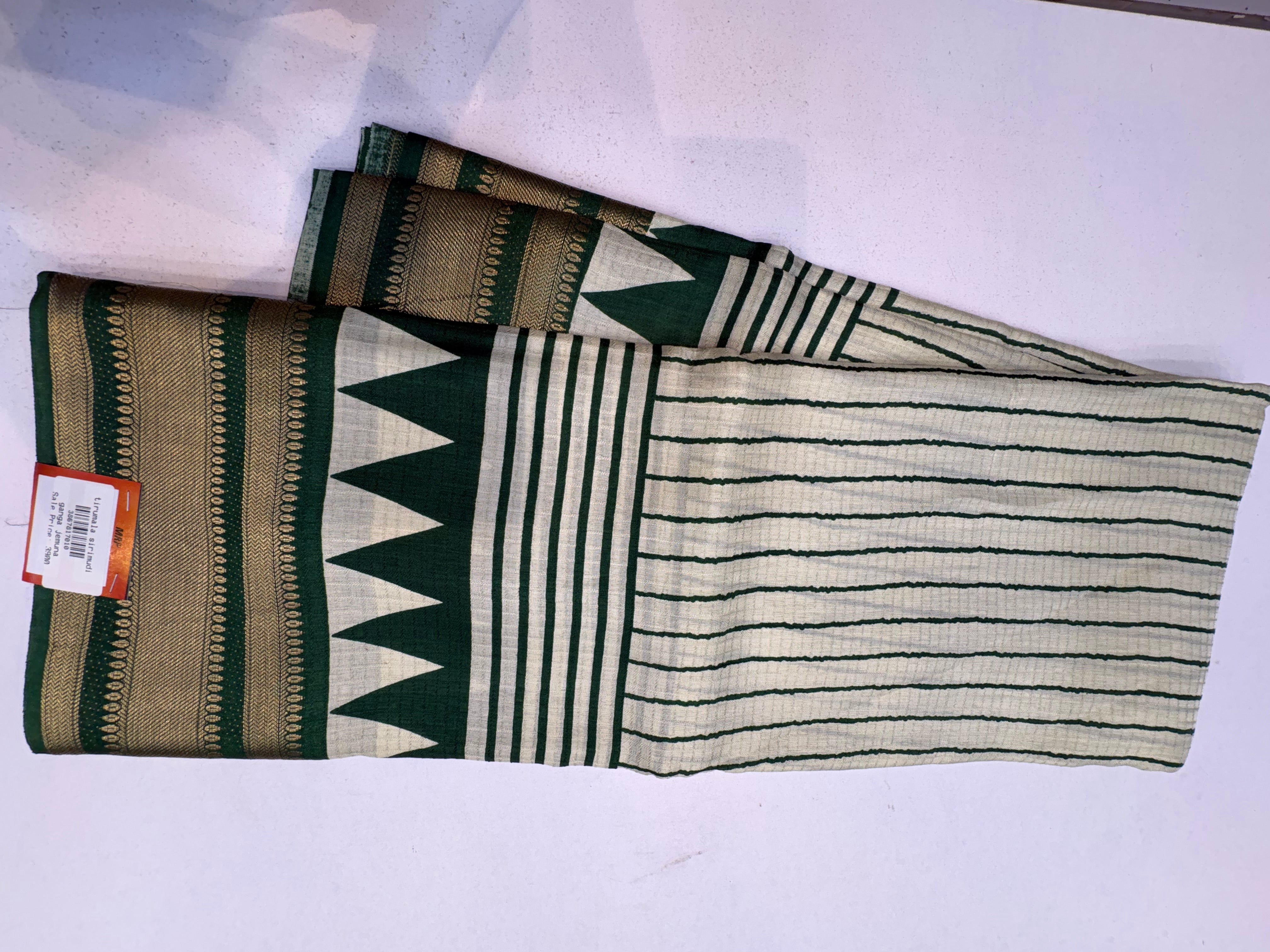 111 Ganga Jamuna saree
